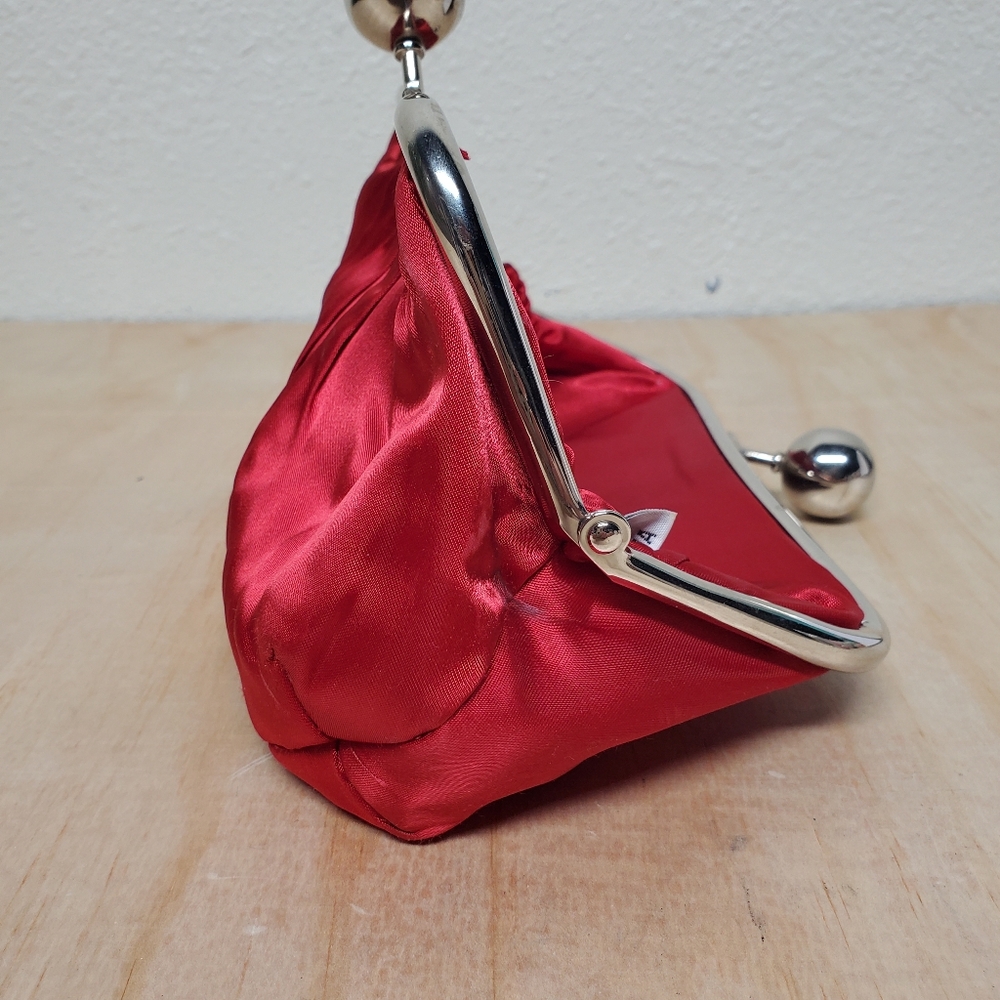 La Regale Red Satin Clutch Hand Purse - Picture 7 of 9